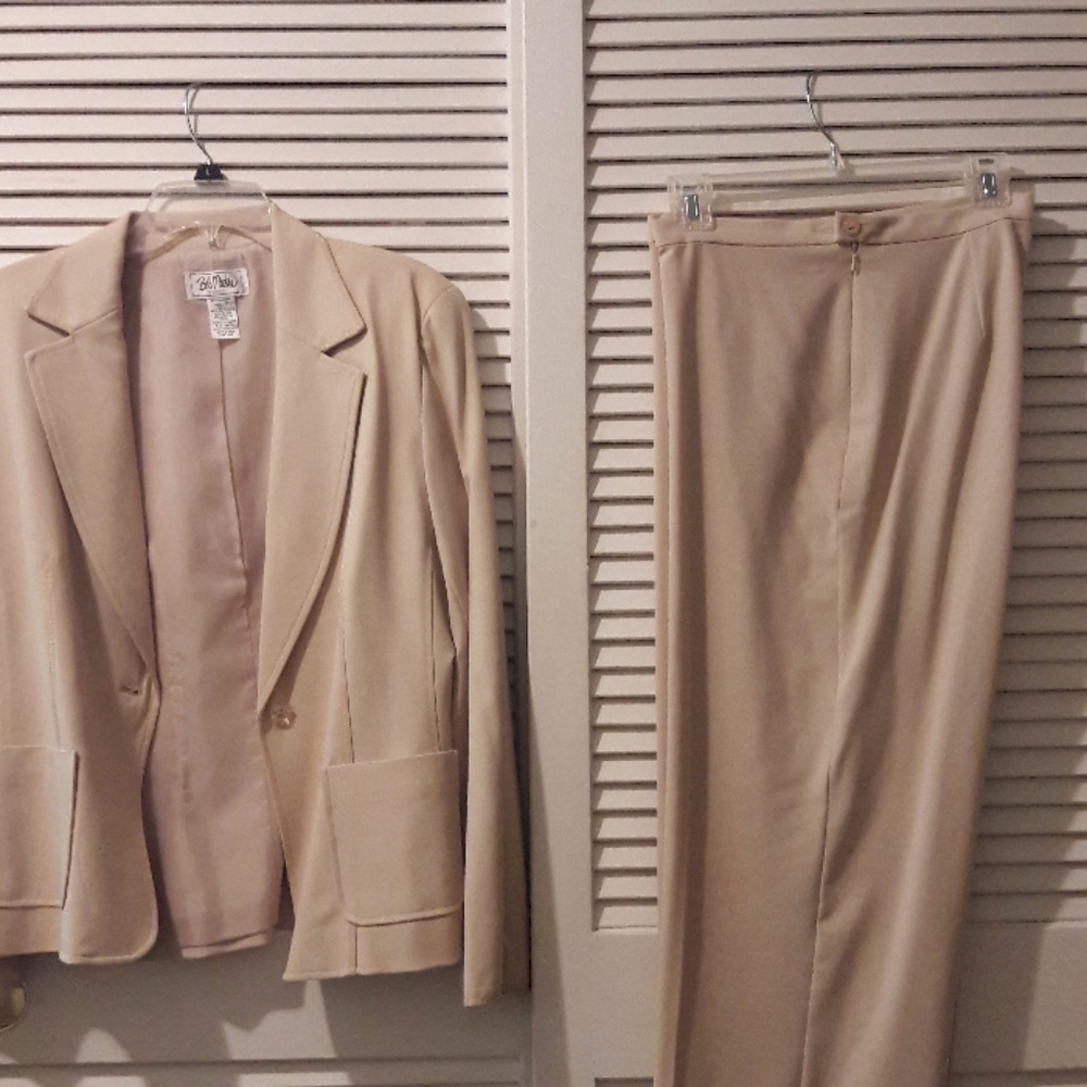 Polyester 2 piece set - Picture 2 of 4